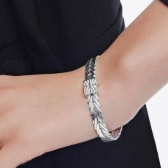 John Hardy Modern Chain 8MM Bracelet in Silver - Picture 2 of 2